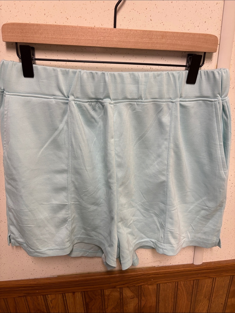Women’s Light Blue Lounge Set - Tee & Shorts (size Large) - Picture 6 of 9